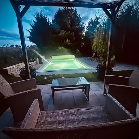 Holiday home La Maison Labonnechose - Piscine Chauffee - Calme - Jeux