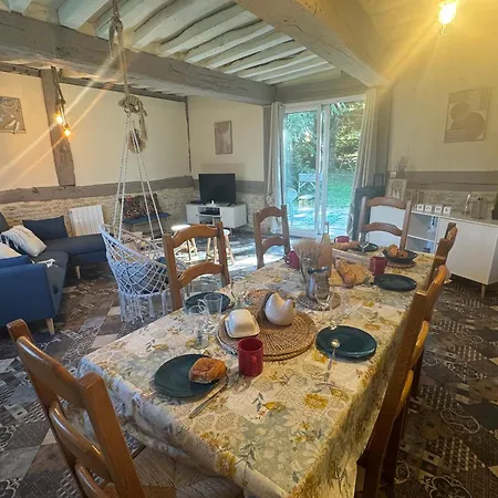 Holiday home La Maison Labonnechose - Piscine Chauffee - Calme - Jeux Notre-Dame-de-Fresnay