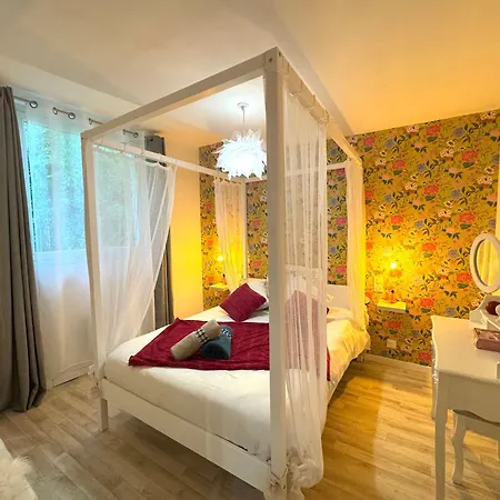 La Maison Labonnechose - Piscine Chauffee - Calme - Jeux * Notre-Dame-de-Fresnay