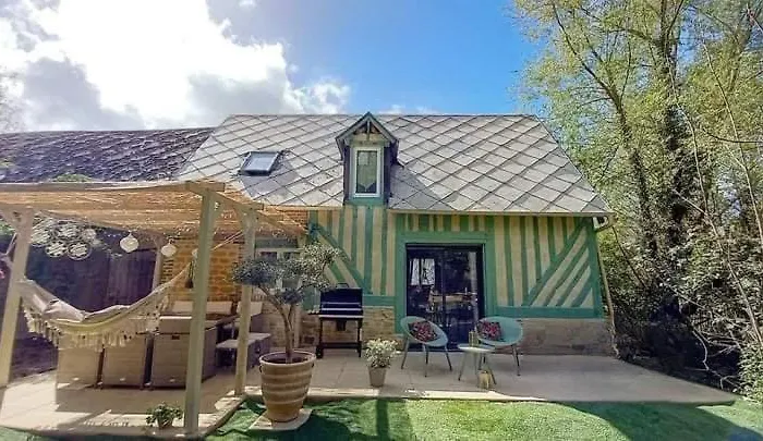 Holiday home La Maison Labonnechose - Piscine Chauffee - Calme - Jeux Notre-Dame-de-Fresnay