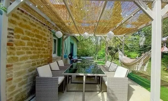 La Maison Labonnechose - Piscine Chauffee - Calme - Jeux Notre-Dame-de-Fresnay