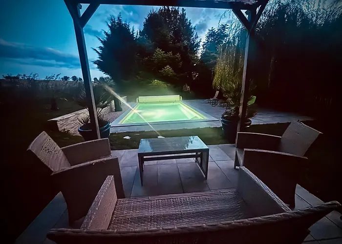 Dom wakacyjny La Maison Labonnechose - Piscine Chauffee - Calme - Jeux