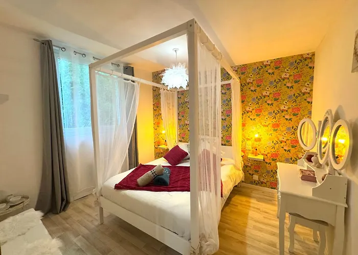 La Maison Labonnechose - Piscine Chauffee - Calme - Jeux * Notre-Dame-de-Fresnay